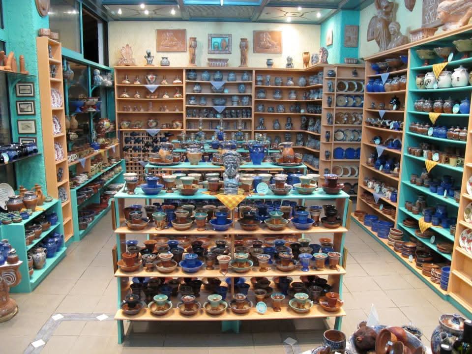KLIRONOMOU POTTERY WORKSHOP